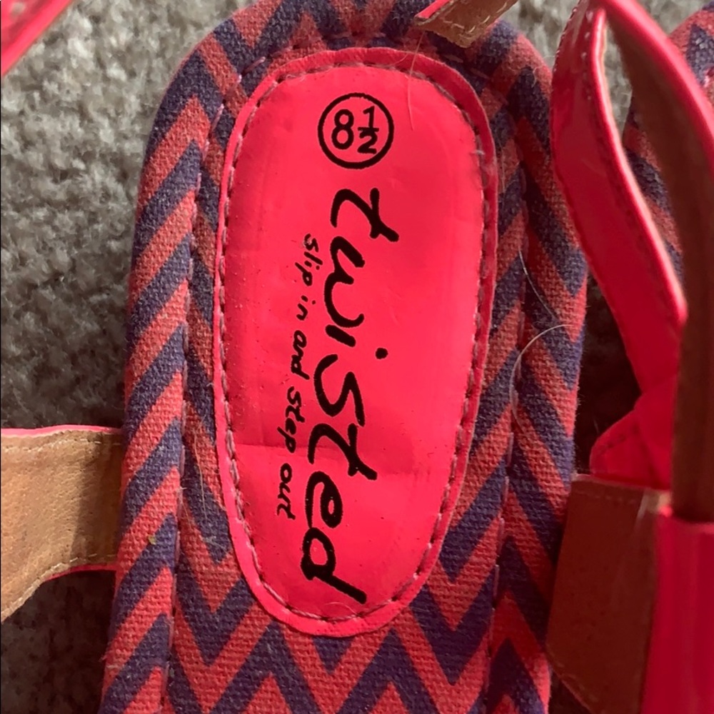 Pink Sandals - Picture 3 of 4